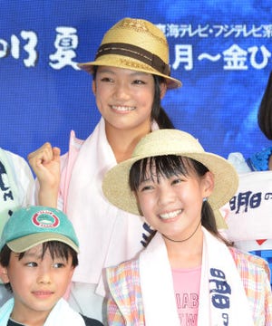 E-girls・須田アンナ、共演の須賀健太に「笑顔が素敵」と褒められ照れ笑い