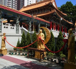 本当に「赤い糸」を結ぶ香港の珍・縁結び寺院、おみくじだって何かが違う…