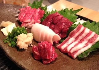 東京都・三軒茶屋に、馬焼肉専門店「けとばし屋チャンピオン」が都内初出店