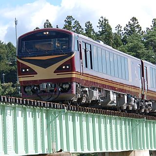 JR東日本のリゾート列車「リゾートみのり」利用者10万人達成日クイズ実施