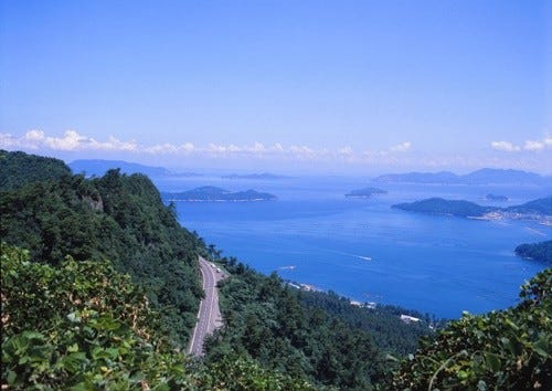 どう見ても逆転している 香川県 屋島にある不思議な坂の謎に迫る マイナビニュース