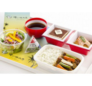 JAL、ホノルル線の機内食を一新!　コラボメニュー「俺の機内食」も登場