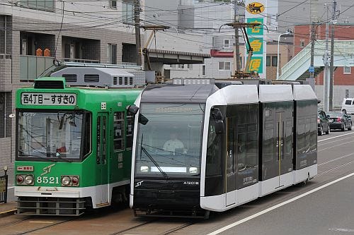 北海道 札幌市電の新型低床車両 愛称は北極星を意味する ポラリス に マイナビニュース