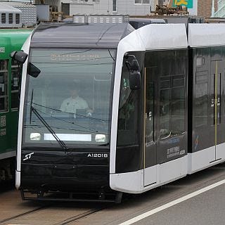 北海道 札幌市電の新型低床車両 愛称は北極星を意味する ポラリス に マイナビニュース