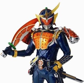 花道オンステージ! "仮面ライダー鎧武"変身ベルトDX戦極ドライバー10/5発売