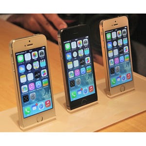 カラバリと指紋センサーに注目! 写真で見る「iPhone 5s」