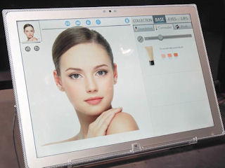 IFA 2013 - 圧倒的高解像度の4Kタブレット! 「TOUGHPAD 4K」の機材を展示するパナソニックブース