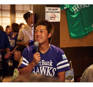 元プロ選手と大阪王将の味を満喫「柴原さんと一緒に野球中継を観戦しよう」
