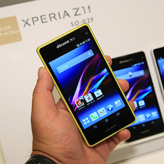 写真で見るドコモ2013~2014冬春モデル - 「Xperia Z1 f SO-02F」編