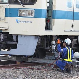 小田急電鉄、踏切での衝突・脱線を想定した「異常時総合訓練」を10/21実施