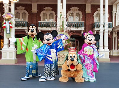 東京ディズニーリゾートでお正月限定企画 午年にちなんであのキャラが活躍 マイナビニュース