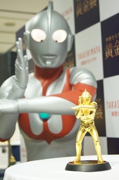 18(ジュワッチ)cmの純金ウルトラマンが1,050万円、黄金カネゴン525万円 