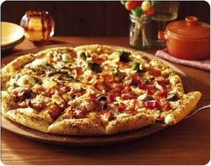 ドミノ・ピザ、世界で人気の"新食感"「チーズンロール」が日本初登場!