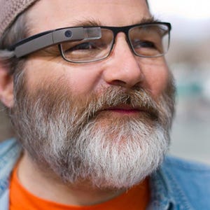 Google Glassの有料ベータテストが拡大 - 既存ユーザーに3人までの招待枠
