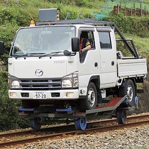 JR西日本子会社が1トン車タイプのレールランナーなど新たな保線機器を開発