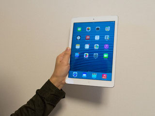 電車通勤者は必見! iPad Airは片手で何分持ち続けられるのか検証した