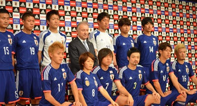 11人で大きな輪を サッカー日本代表新ユニフォームのコンセプトは 円陣 マイナビニュース