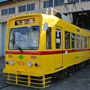 東京都交通局、都電荒川線7000形7001号車で"ツーマン"時代の旧塗装が復刻!
