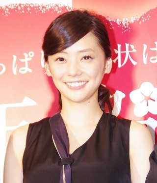 倉科カナ、結婚報告の年賀状を｢いつかは出したい」 -「年賀状思い出大賞」