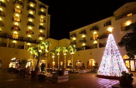 沖縄県のホテルでサンタクロースとの サンタ クルージング 開催 マイナビニュース
