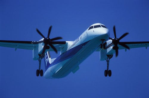 ANAのプロペラ機Q400を乗り継ぎ、日本列島を横断する1泊2日の旅が登場 | マイナビニュース