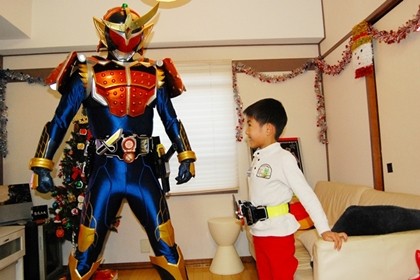 花道 オンステージ クリスマスのキミの家へ 仮面ライダー鎧武 が本当にやってきた 2 マイナビニュース