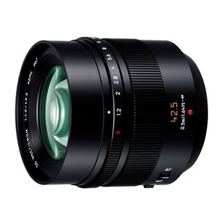 パナソニック、42.5mm/F1.2のLEICAブランドレンズ