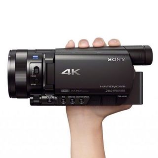 ソニー、4K対応の小型ハンディカム「FDR-AX100」 - CES 2014で発表