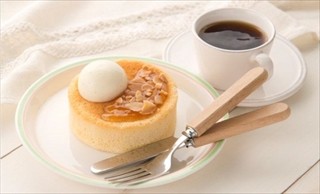 温めるとバニラムースがとろけるパンケーキを発売 - ファミリーマート