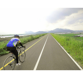 韓国を縦断する自転車専用道路を走破!　フェリーで行くサイクリングツアー