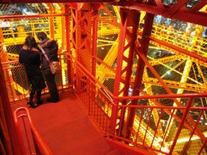 東京タワー、バレンタインデーに外階段を夜間開放 -記念ライトアップも
