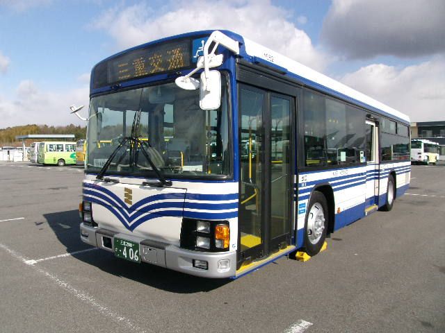 三重県・三重交通70周年記念、1950年代の車体塗装を復刻! 津市を中心に運行 | マイナビニュース