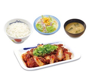 松屋、鉄板で焼いた「鶏の甘辛味噌炒め定食」発売 - 特盛を無料サービス