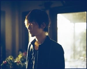 TK from 凛として時雨、1st EP表題曲のMV公開! 楽器展示&パネル展も開催