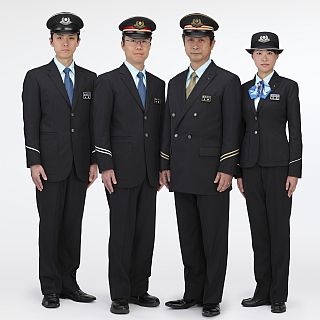 近鉄、駅係員・乗務員の制服をリニューアル - 濃紺をベースとした色合いに