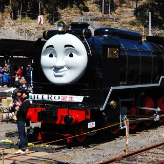 大井川鐵道9600形蒸気機関車、「きかんしゃトーマス」キャラクターに変身!?