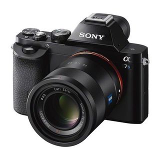 米ソニー、4K動画撮影やISO409600に対応した「α7S」