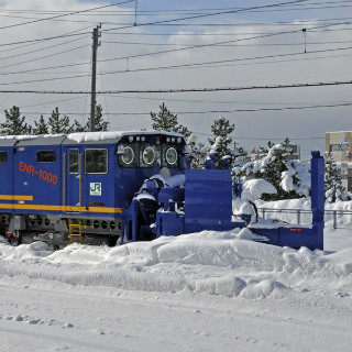 福島県郡山市、JR東日本 郡山保守基地線を5/4公開 - 保守作業車の展示など