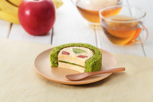 スムージーがロールケーキに ローソンから緑の野菜のスイーツ発売 マイナビニュース