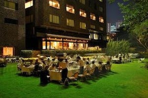 東京都・品川のホテルに、ビールとバーベキューを楽しむ"ガーデン"登場