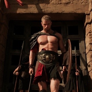 レニー･ハーリン監督新作『ザ･ヘラクレス』予告公開! 神業アクションさく裂