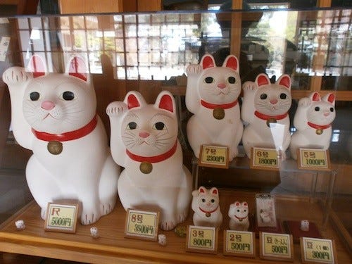 東京都の 招き猫発祥の地 である豪徳寺 自性院 今戸神社 猫はどう違う マイナビニュース