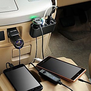 エレコム、iPadが2台同時充電できる最大5.2Aのハイパワー車載充電器