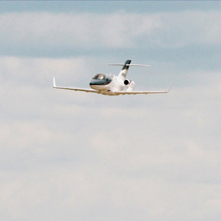ホンダ、世界最大級の航空ショーでHondaJet量産1号機を初披露