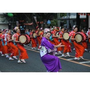 岩手県で「盛岡さんさ踊り」開催! 世界記録を塗り替えた和太鼓同時演奏も