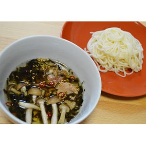 香港の家庭で重宝される調味料「ラムチョイ」で、激ウマつけ麺が簡単に!