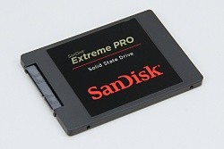 遅れてきた巨人、サンディスク - 初のリテール向け2.5インチSSD ...