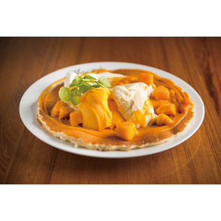 塊肉のロコモコに日本限定のパンケーキ! ハワイ「モエナカフェ」京都に開店