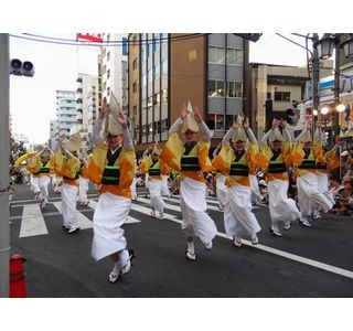 東京都杉並区で延べ160連・約1万人が舞う「東京高円寺阿波おどり」開催!