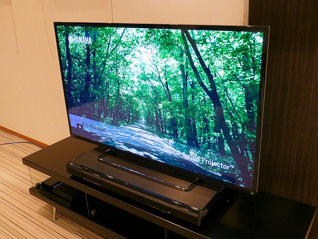 ヤマハ、テレビの下に置けるワンボディのサラウンドスピーカー「SRT-1000」 | マイナビニュース